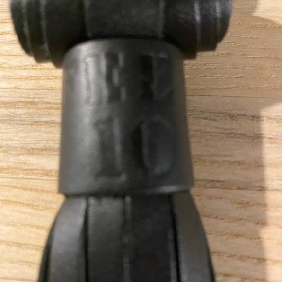 FEED Leather Tassel Black - Picture 4 of 9